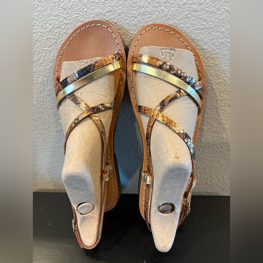 Authentic Alberobello Flat Straped Leather Sandals